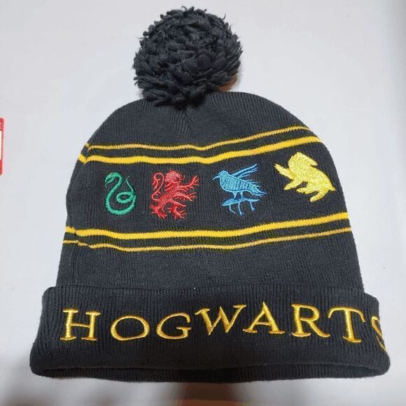 Harry Potter Hat Mens Black Knit Hogwarts Spell Out Embroidered Pom Pom Beanie - Picture 1 of 5